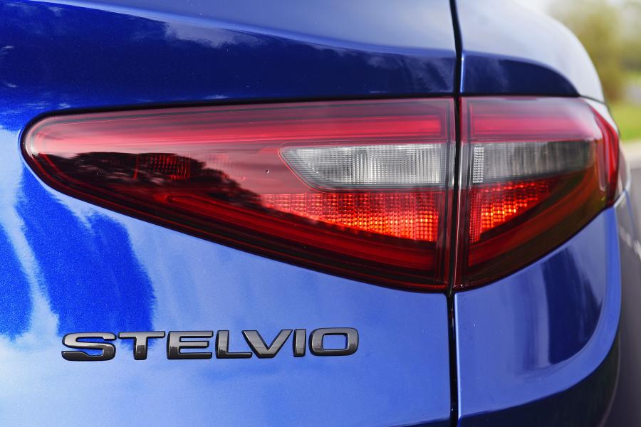 Детали экстерьера Alfa Romeo Stelvio Sprint (949) 2019 года  (фото 4 из 45)